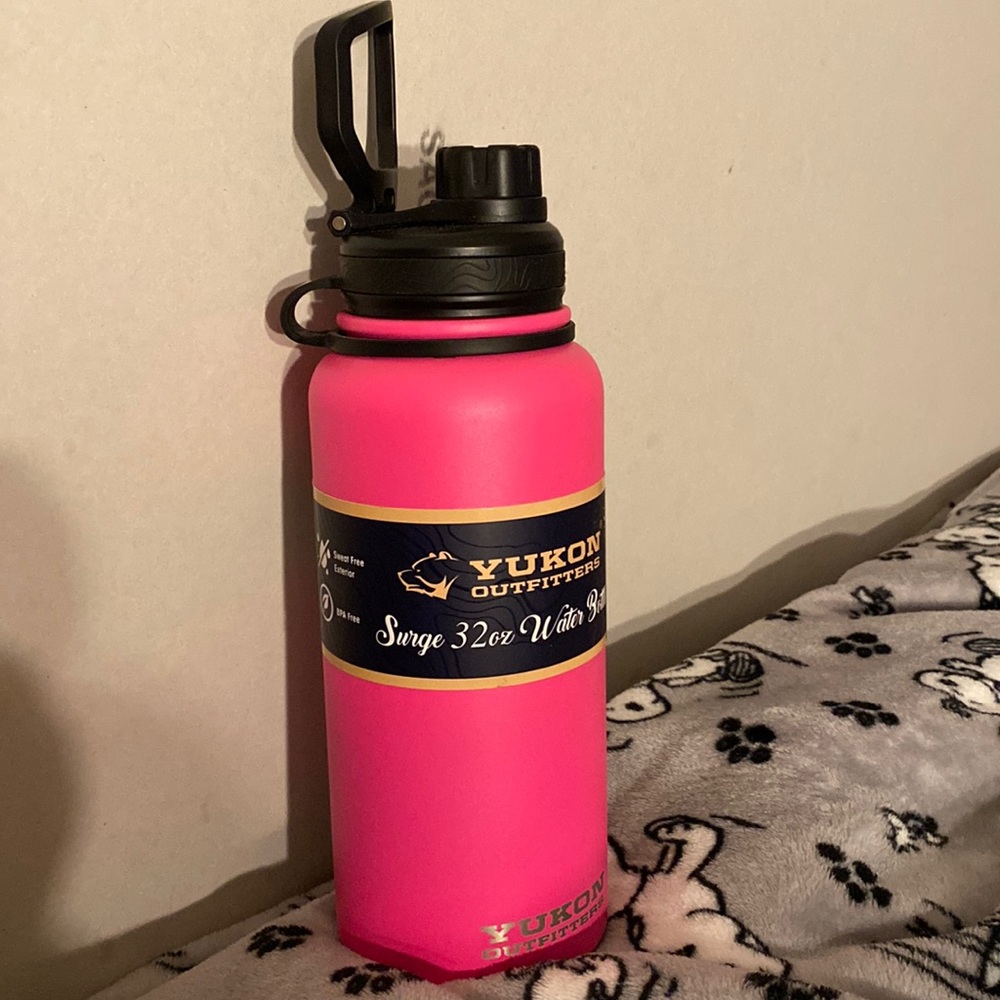 Yukon Surge 32 oz water bottle
